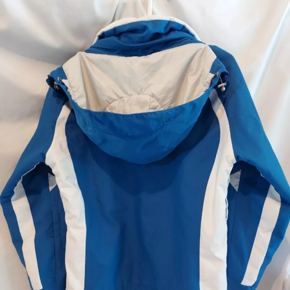 NILS SKIJACKET Womans Size 6. Excellent Condition.